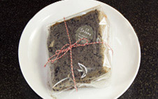 ぎっしり黒胡麻/ 280 円